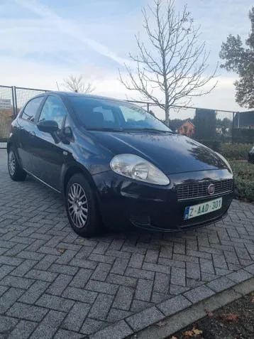 Fiat Punto 2009 photo 2