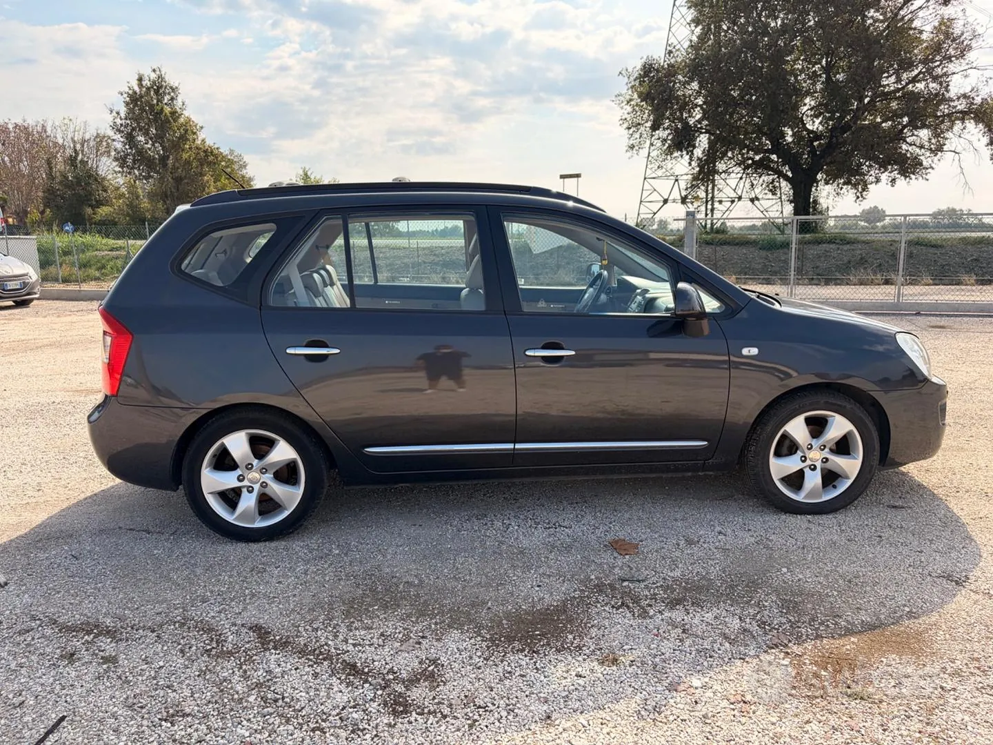 Kia Carens 2008 photo 4