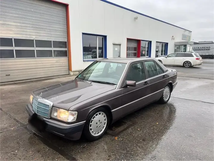 Mercedes-Benz 190