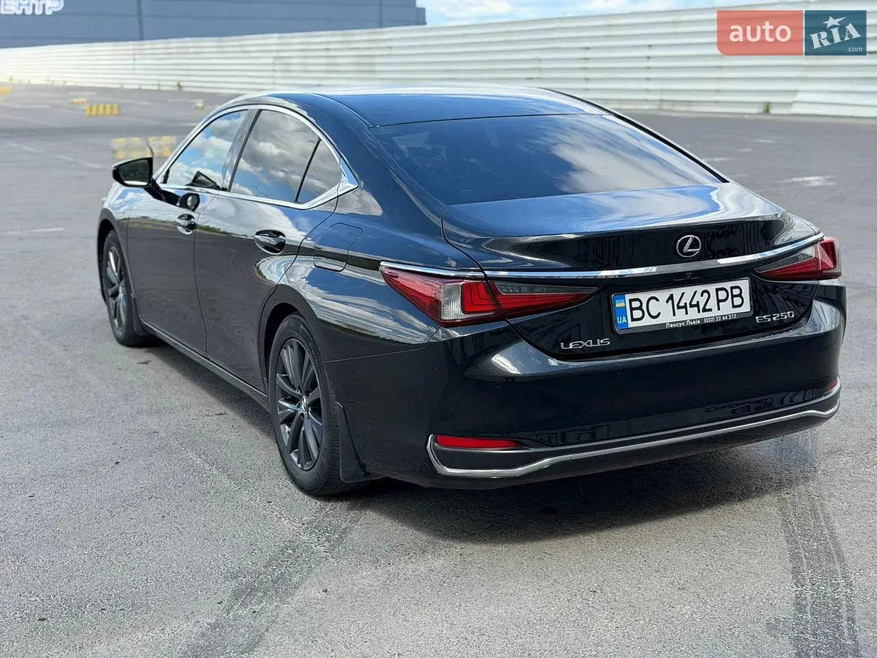 Lexus Es 2018 photo 3