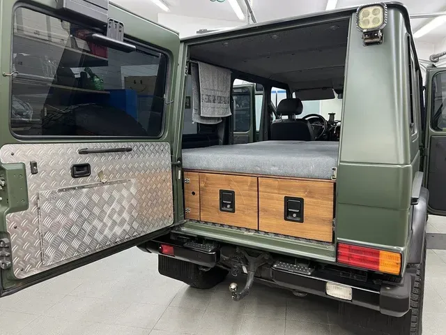Mercedes-Benz G-Class 2011 photo 2