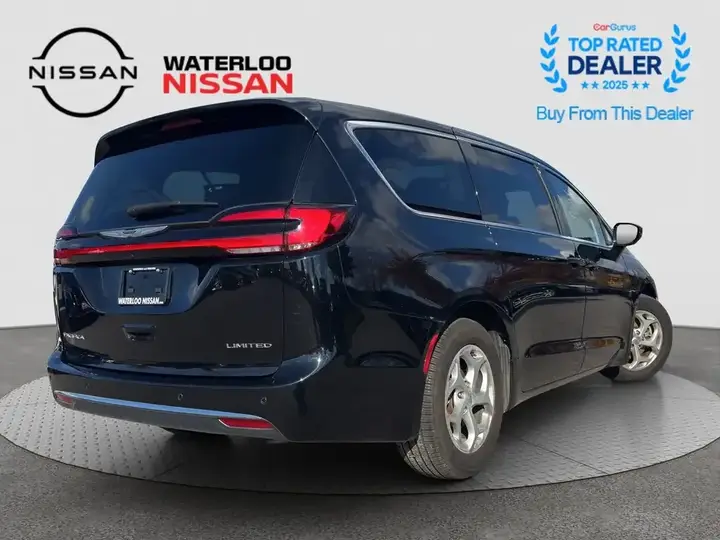 Chrysler Pacifica 2024 photo 5