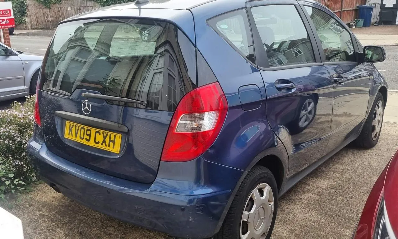 Mercedes-Benz A-Class 2009 photo 2