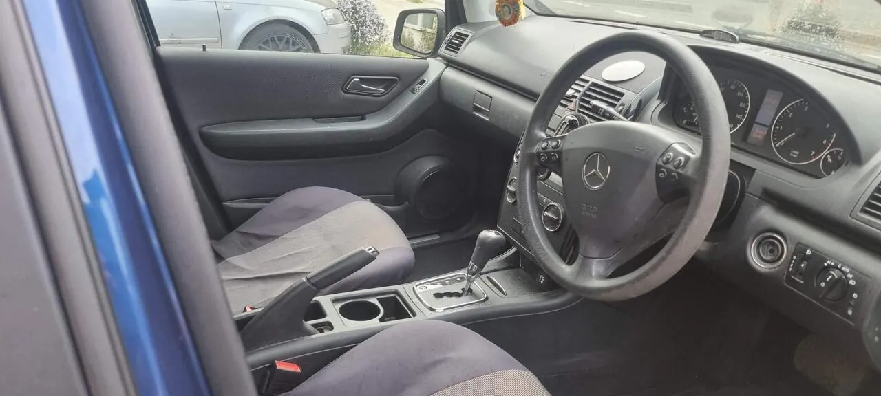 Mercedes-Benz A-Class 2009 photo 4