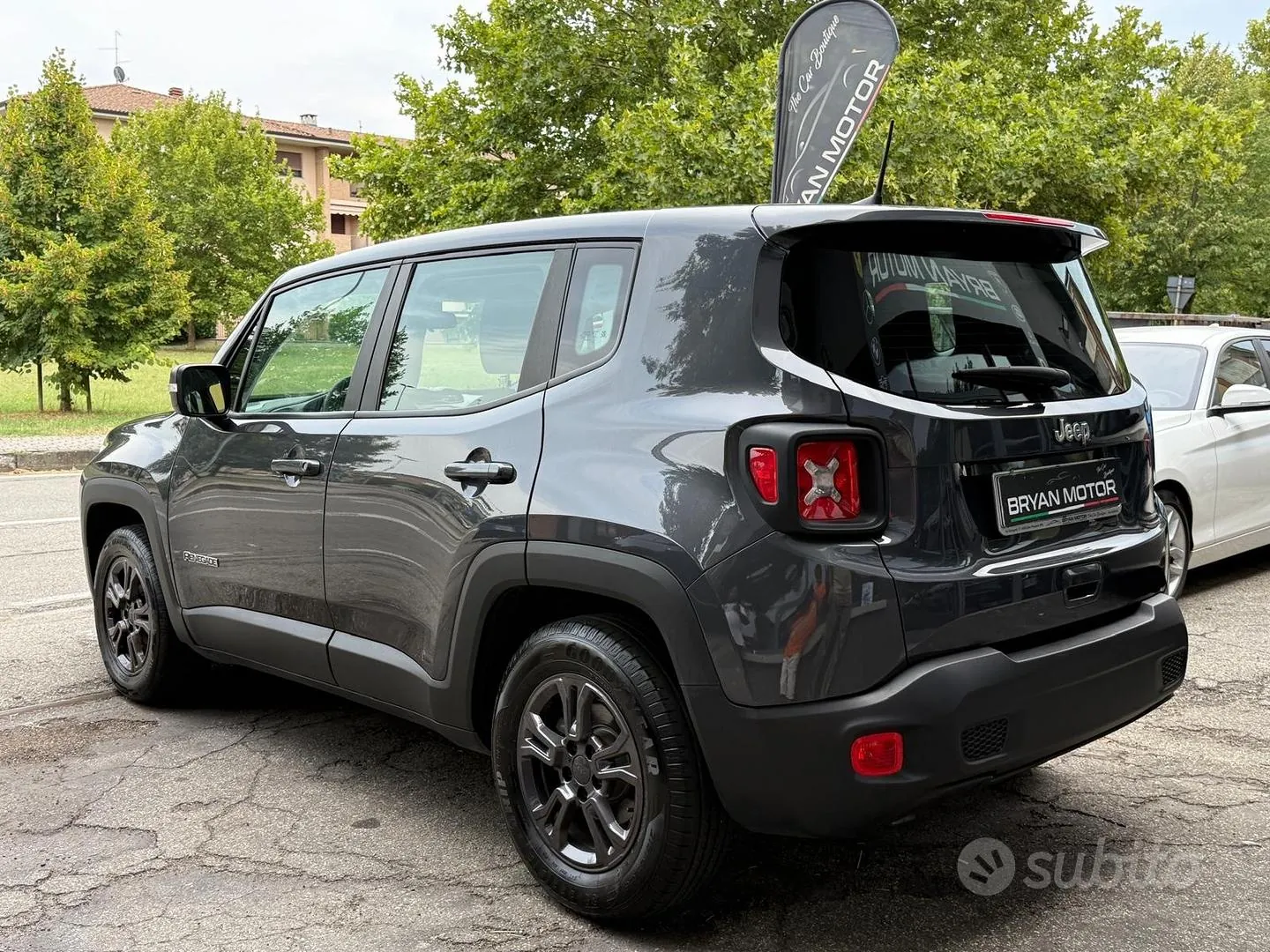 Jeep Renegade 2023 photo 3
