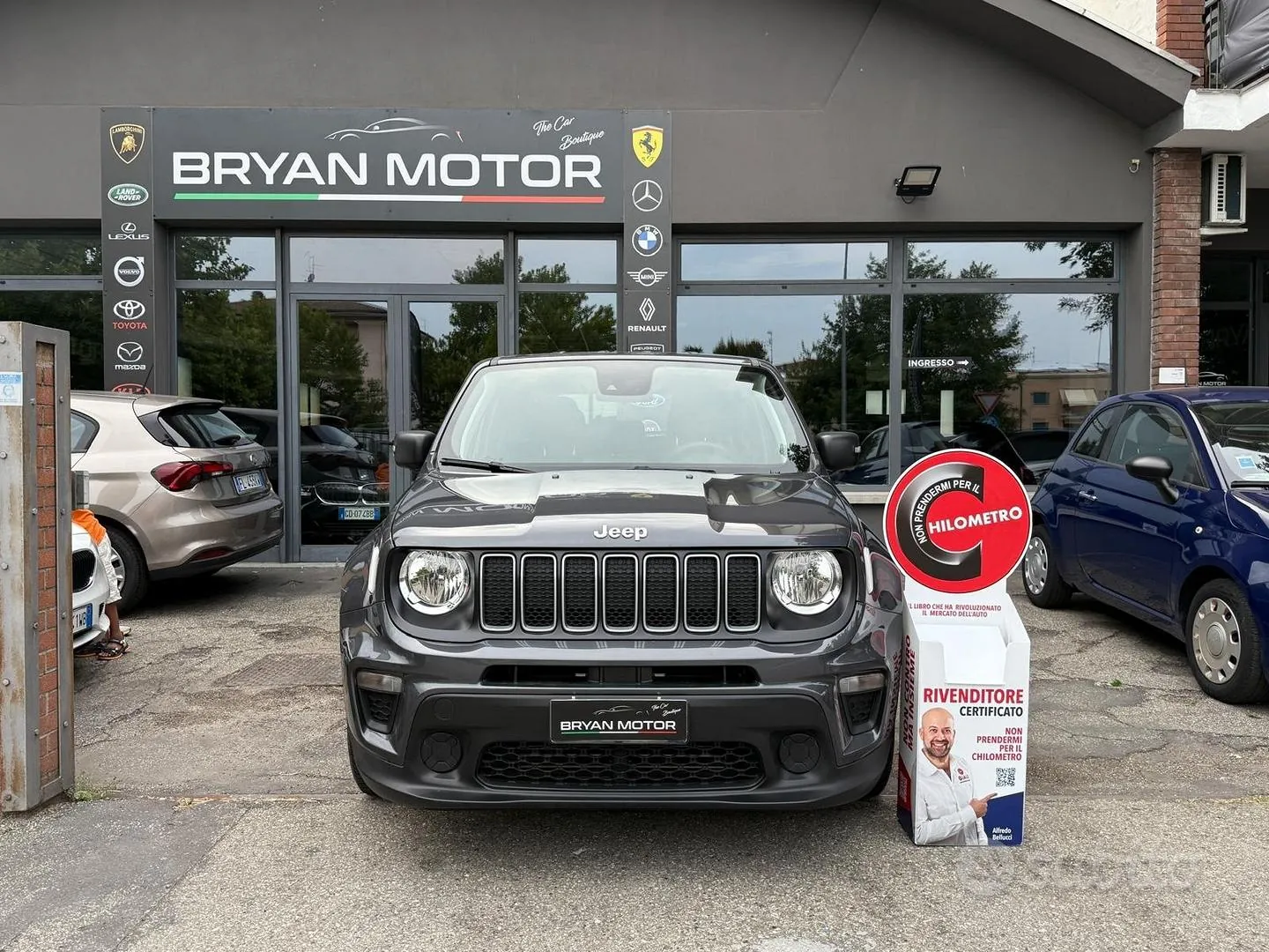 Jeep Renegade 2023 photo 2