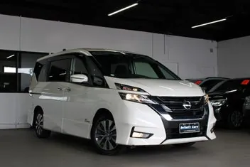 Nissan Serena 2017 photo 2