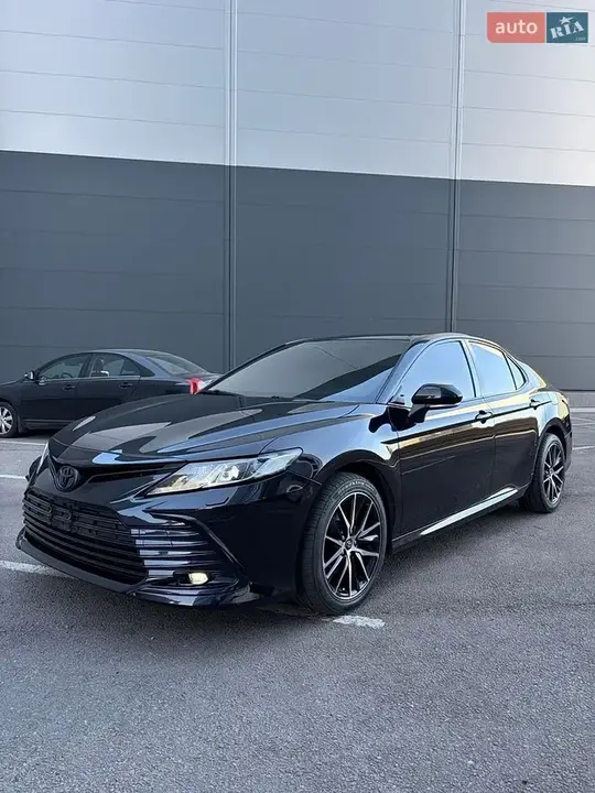 Toyota Camry 2022 photo 3