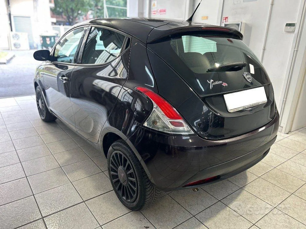 Lancia Ypsilon 2013 photo 4