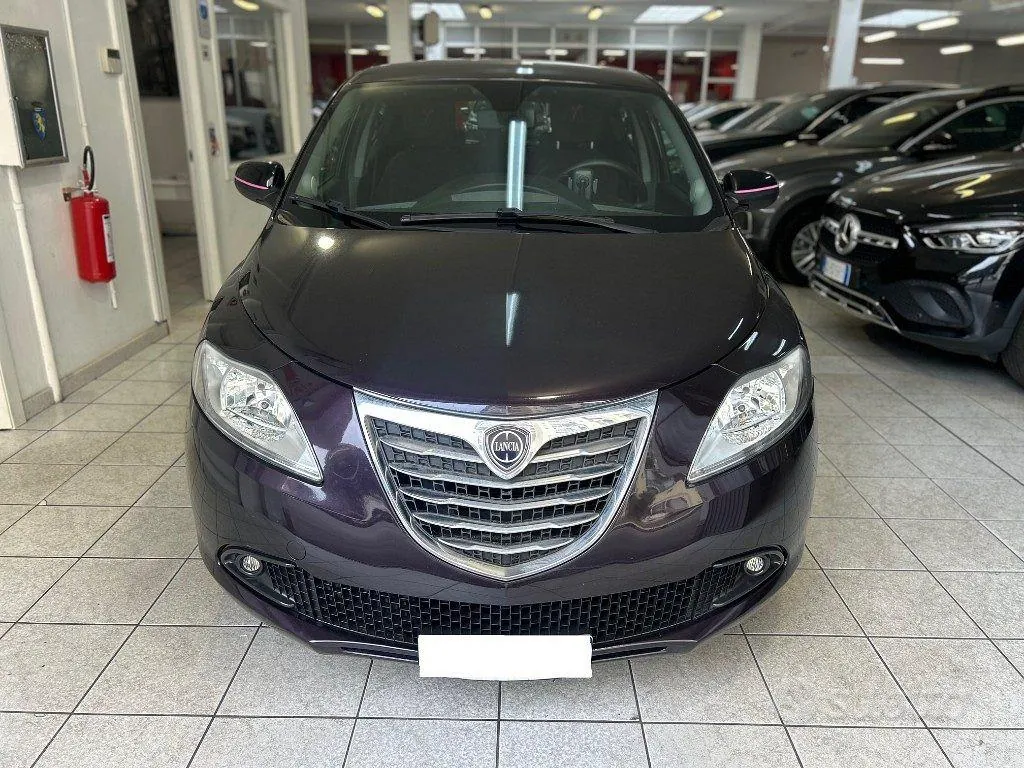 Lancia Ypsilon 2013 photo 2
