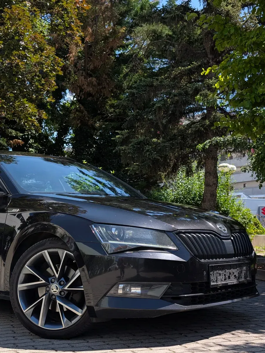 Skoda Superb 2018 photo 2