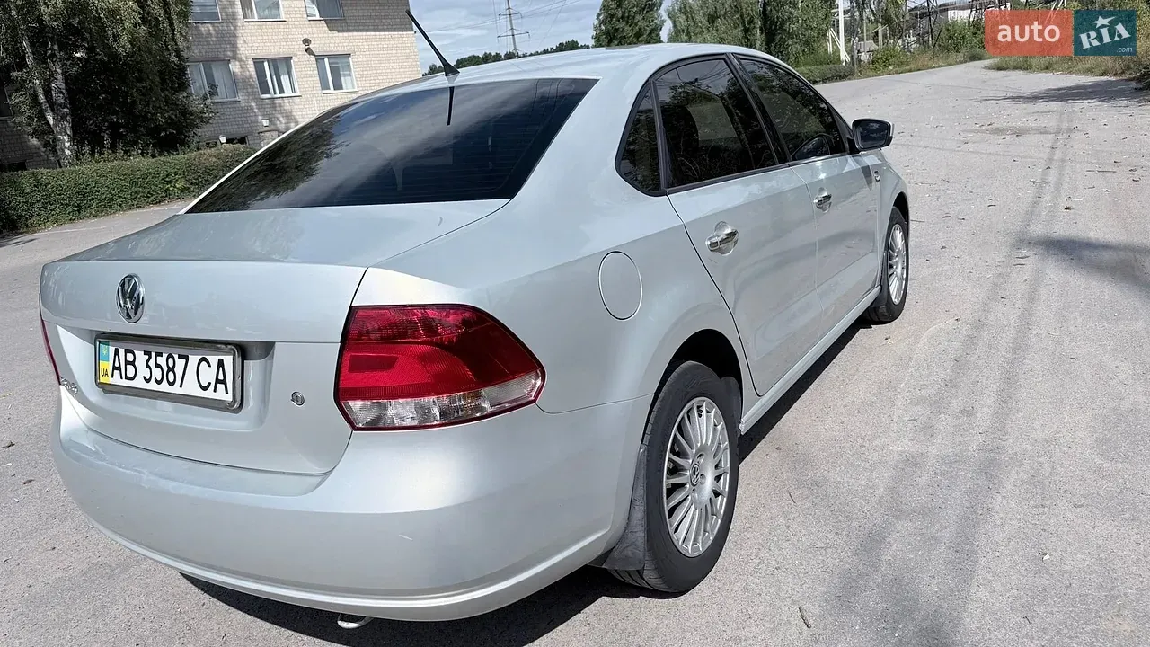 Volkswagen Polo 2013 photo 2