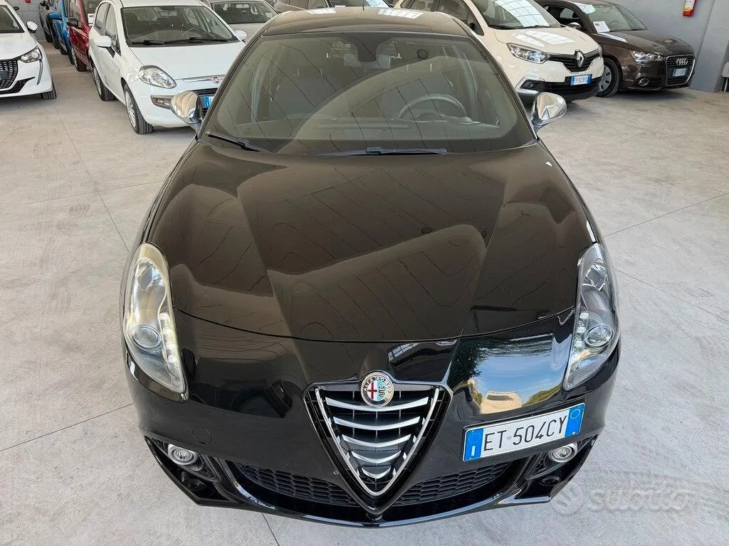 Alfa Romeo Giulietta 2013 photo 2