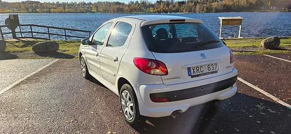 Peugeot 206 2010 photo 4