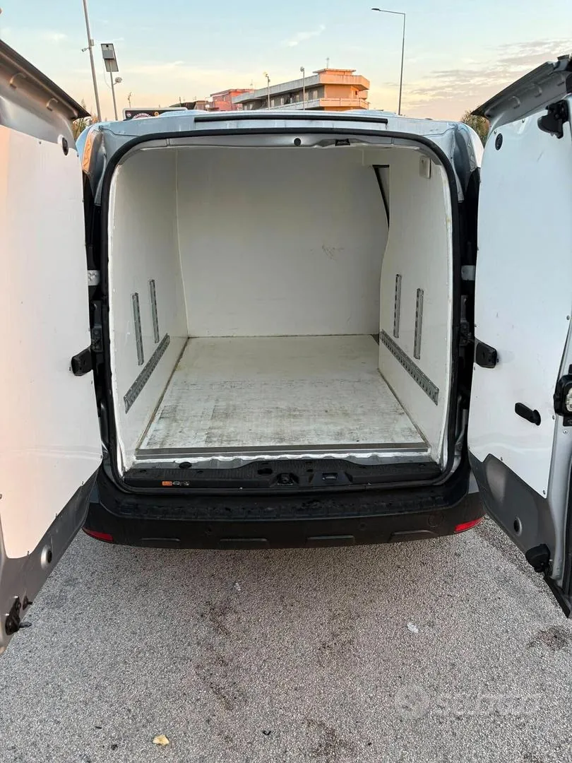 Renault Express 2023 photo 2