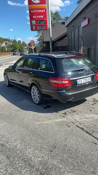Mercedes-Benz E220 2012 photo 4