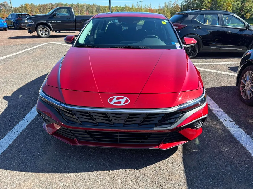 Hyundai Elantra 2025 photo 2