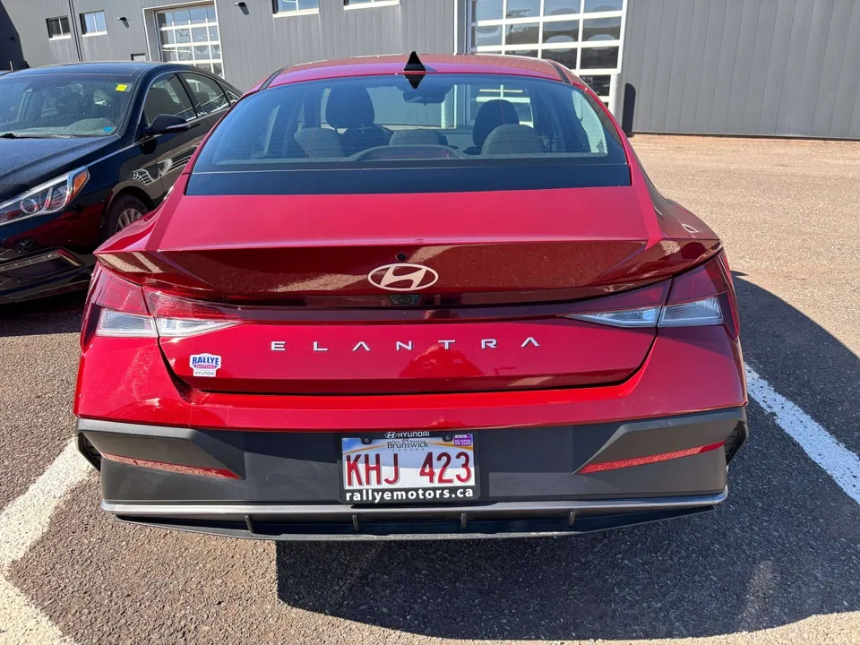 Hyundai Elantra 2025 photo 4