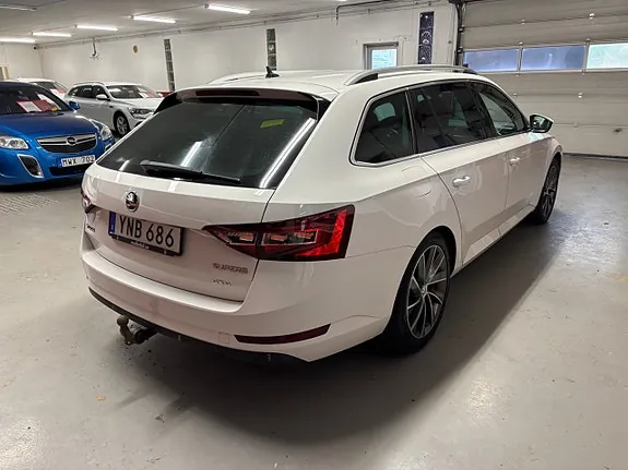 Skoda Superb 2018 photo 3