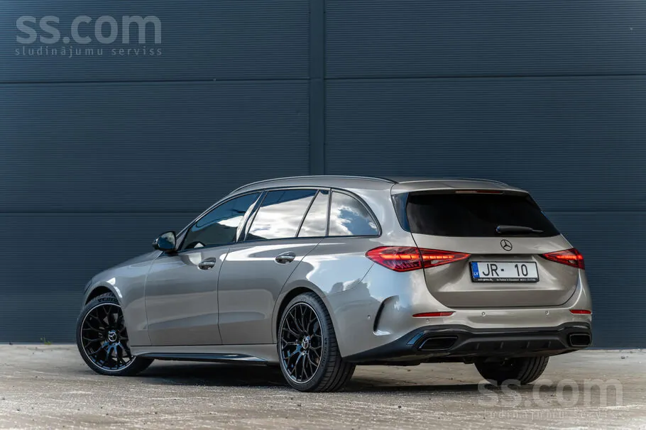 Mercedes-Benz C220 2023 photo 3