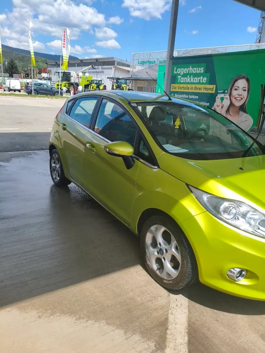 Ford Fiesta 2010 photo 3