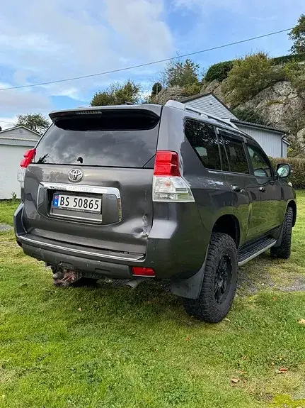 Toyota Land Cruiser 2012 photo 4