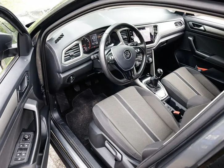 Volkswagen T-Roc 2022 photo 3