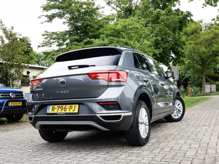 Volkswagen T-Roc 2022 photo 2