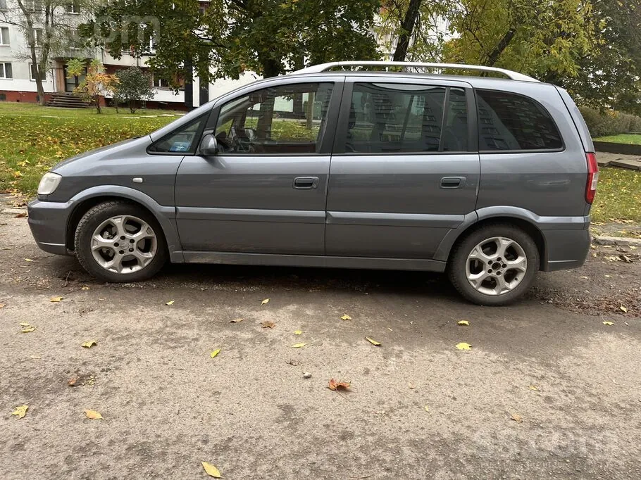 Opel Zafira 2004 photo 2