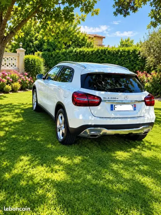 Mercedes-Benz Gla 2017 photo 2