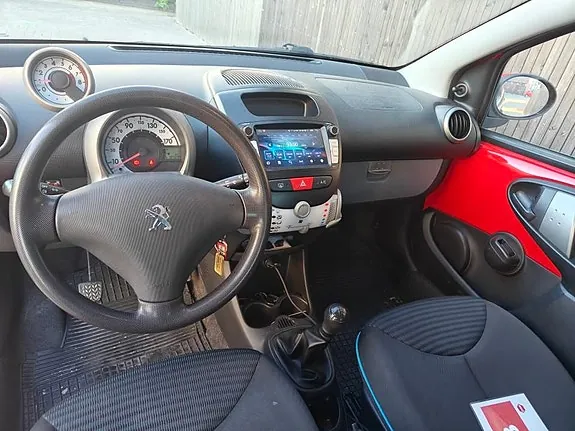 Peugeot 107 2012 photo 5