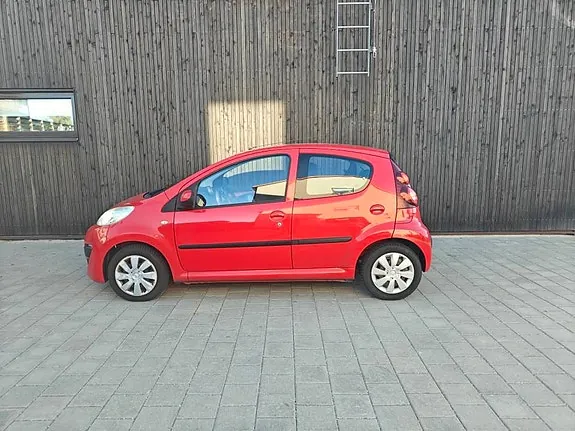 Peugeot 107 2012 photo 3