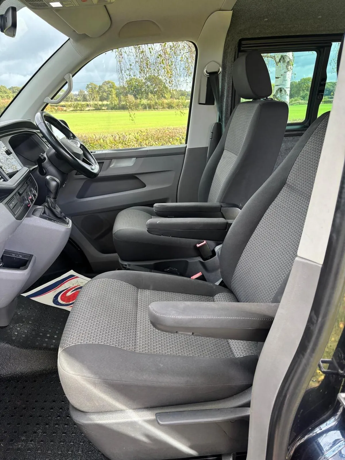 Volkswagen Transporter 2021 photo 3