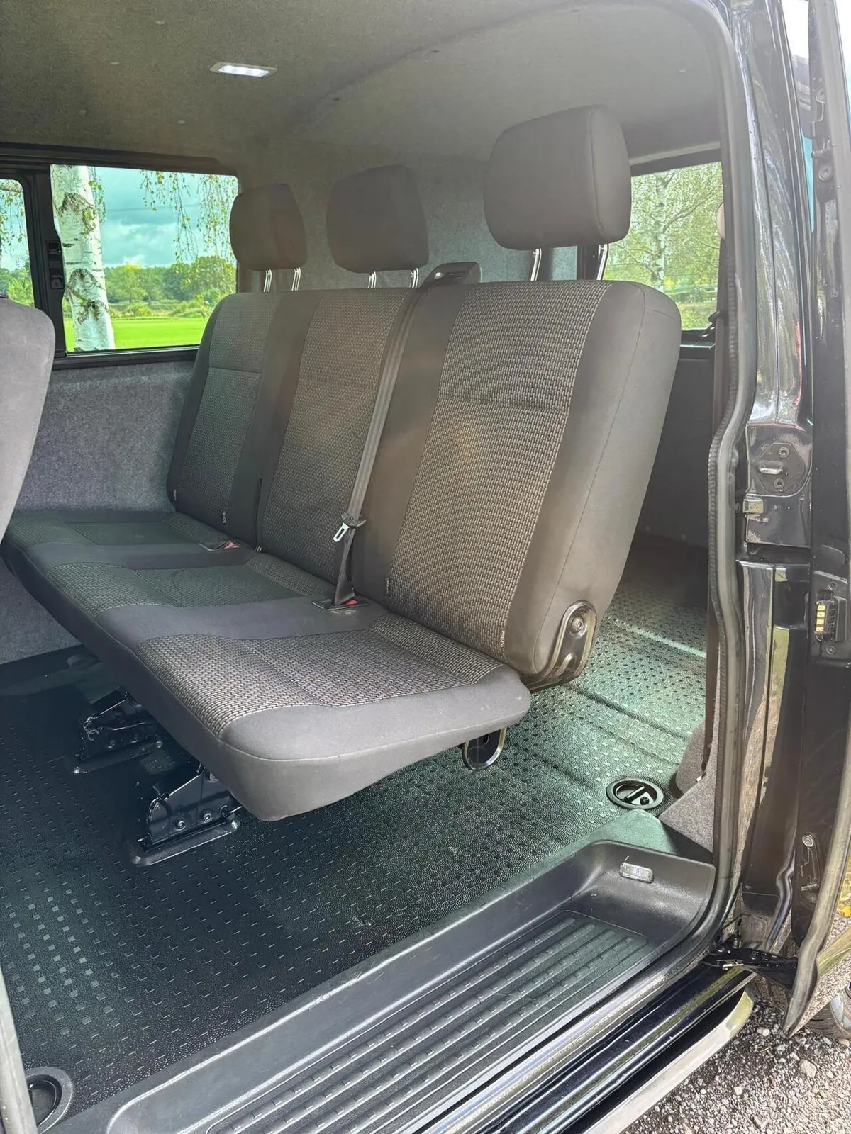 Volkswagen Transporter 2021 photo 2