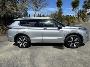 Mitsubishi Outlander 2025 photo 5