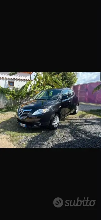Lancia Ypsilon