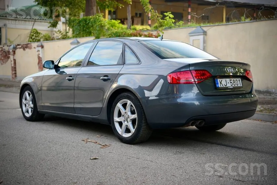 Audi A4 2011 photo 5