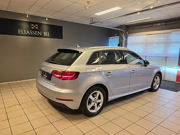 Audi A3 2016 photo 5