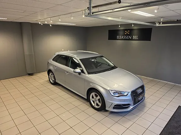 Audi A3 2016 photo 2