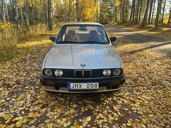 BMW 320I 1989 photo 2