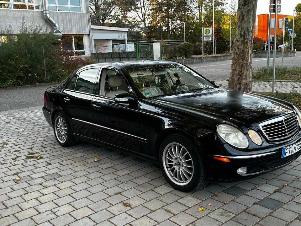 Mercedes-Benz E320