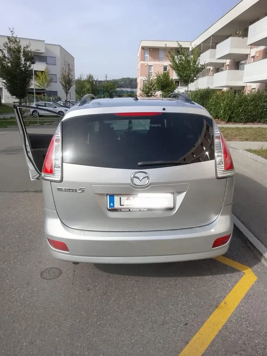 Mazda Mazda5 2008 photo 2