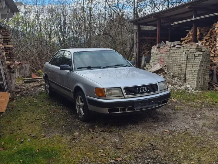 Audi 100
