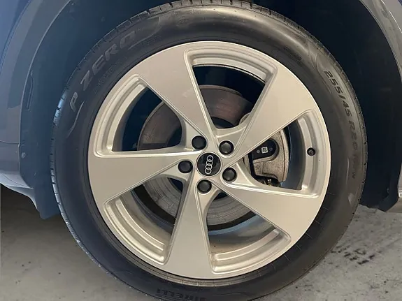 Audi Q5 2025 photo 4