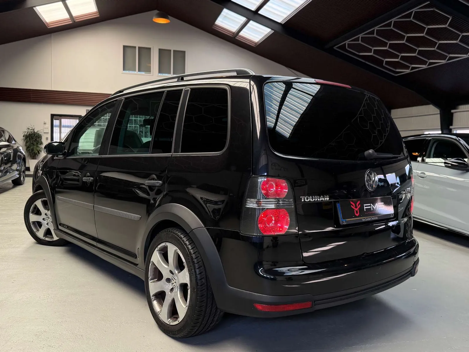 Volkswagen Cross Touran 2007 photo 2