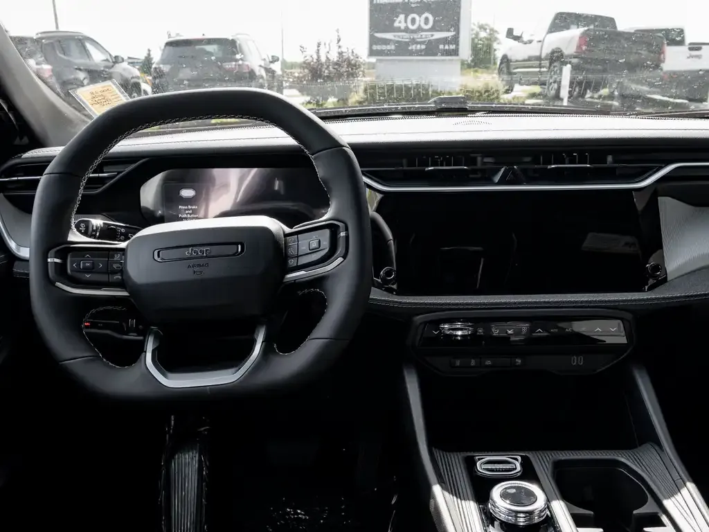 Jeep Cherokee 2026 photo 3
