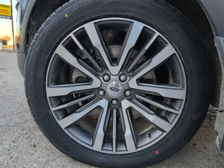 Ford Explorer 2017 photo 2