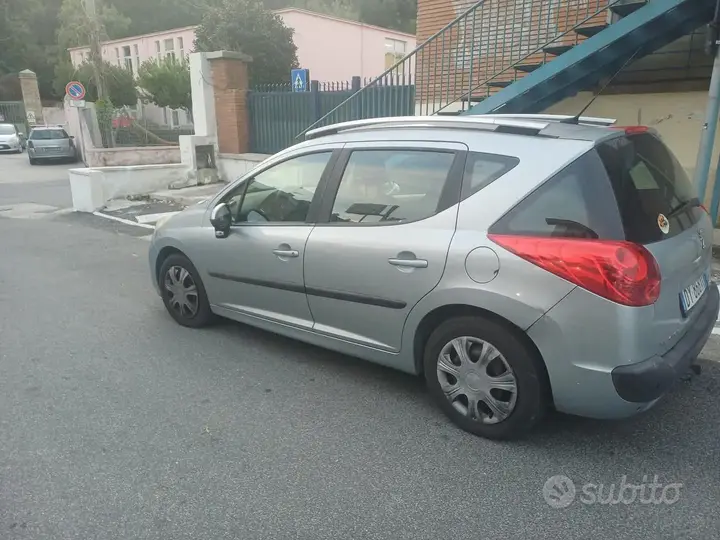 Peugeot 207 2009 photo 5