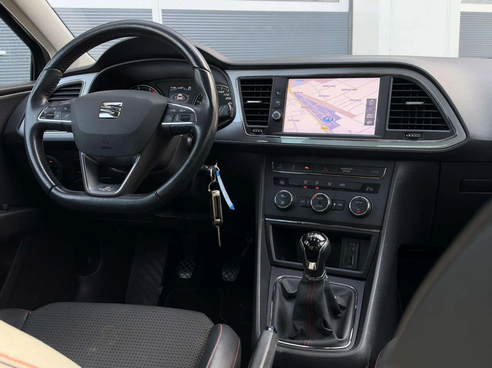 Seat Leon 2013 photo 3
