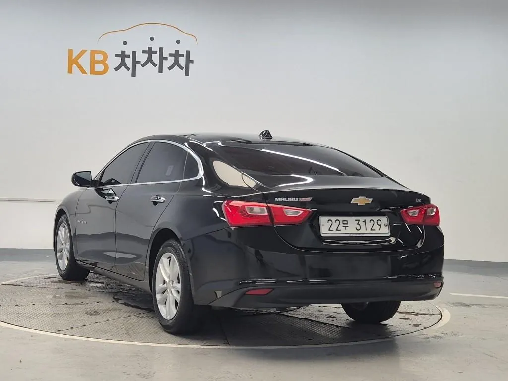 Chevrolet Malibu 2018 photo 2